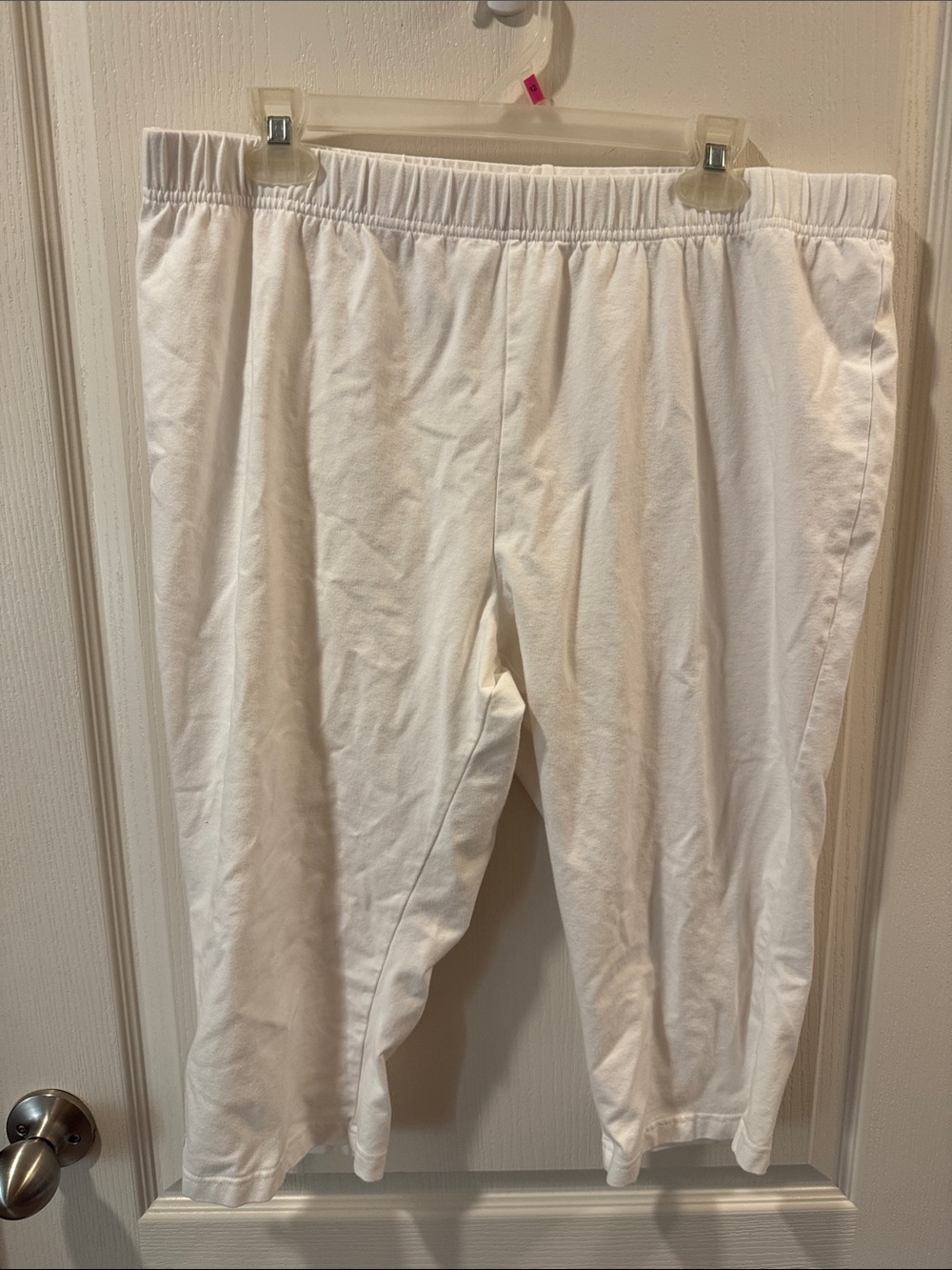 Roaman's White Pull-On Capris with Elastic Waistband